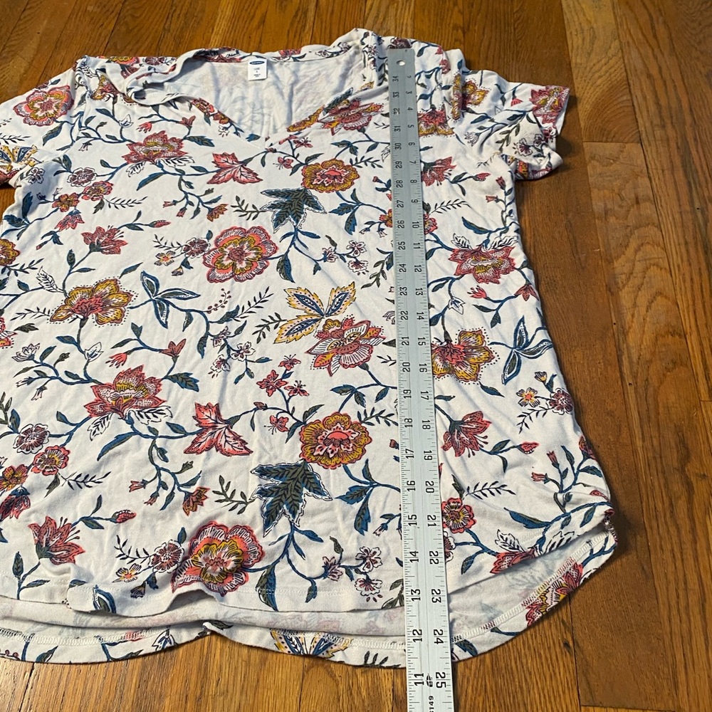 Old Navy Luxe Floral V Neck Short Sleeve Top Size L - Picture 7 of 8